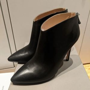 Halston Heritage Booties size 10